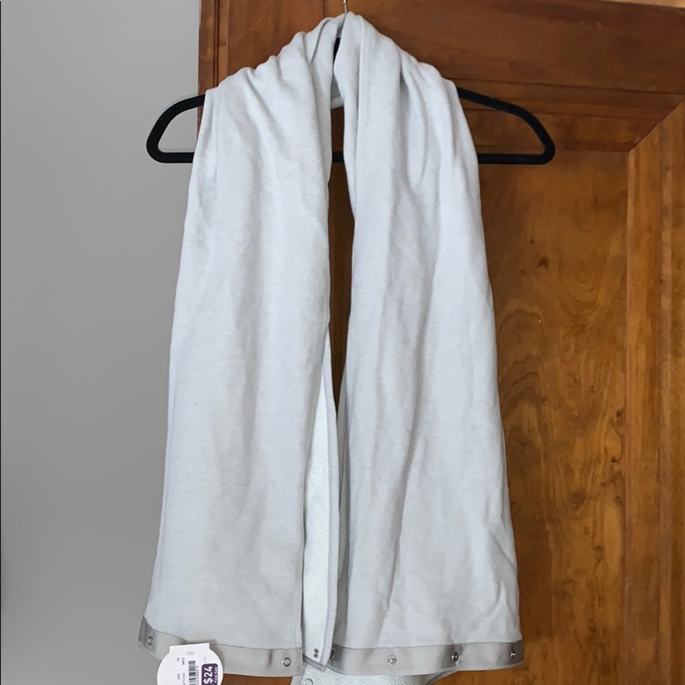 Lululemon multiple style scarf